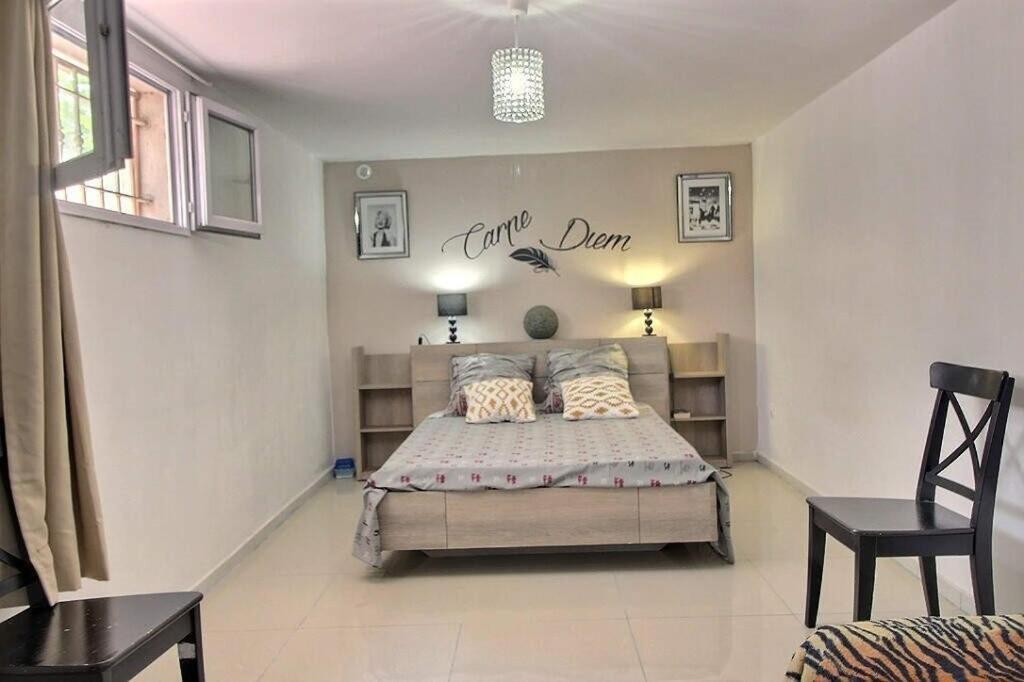 Villa 3 Appartements Entiers Avec Piscine Et Jaccuzi Et Parking 马赛 外观 照片
