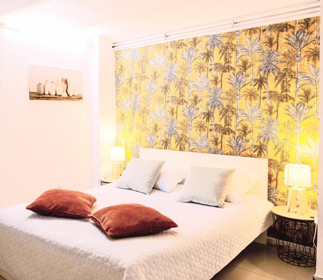 Villa 3 Appartements Entiers Avec Piscine Et Jaccuzi Et Parking 马赛 外观 照片