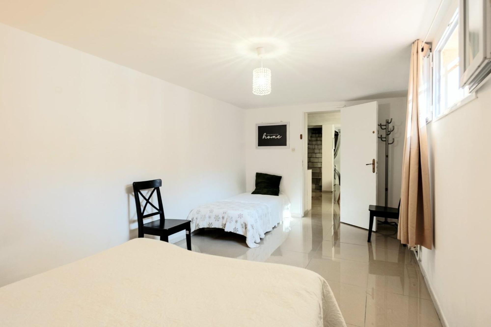 Villa 3 Appartements Entiers Avec Piscine Et Jaccuzi Et Parking 马赛 外观 照片