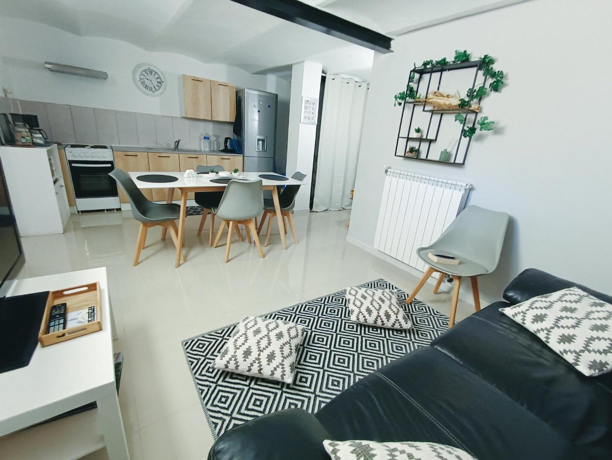 Villa 3 Appartements Entiers Avec Piscine Et Jaccuzi Et Parking 马赛 外观 照片