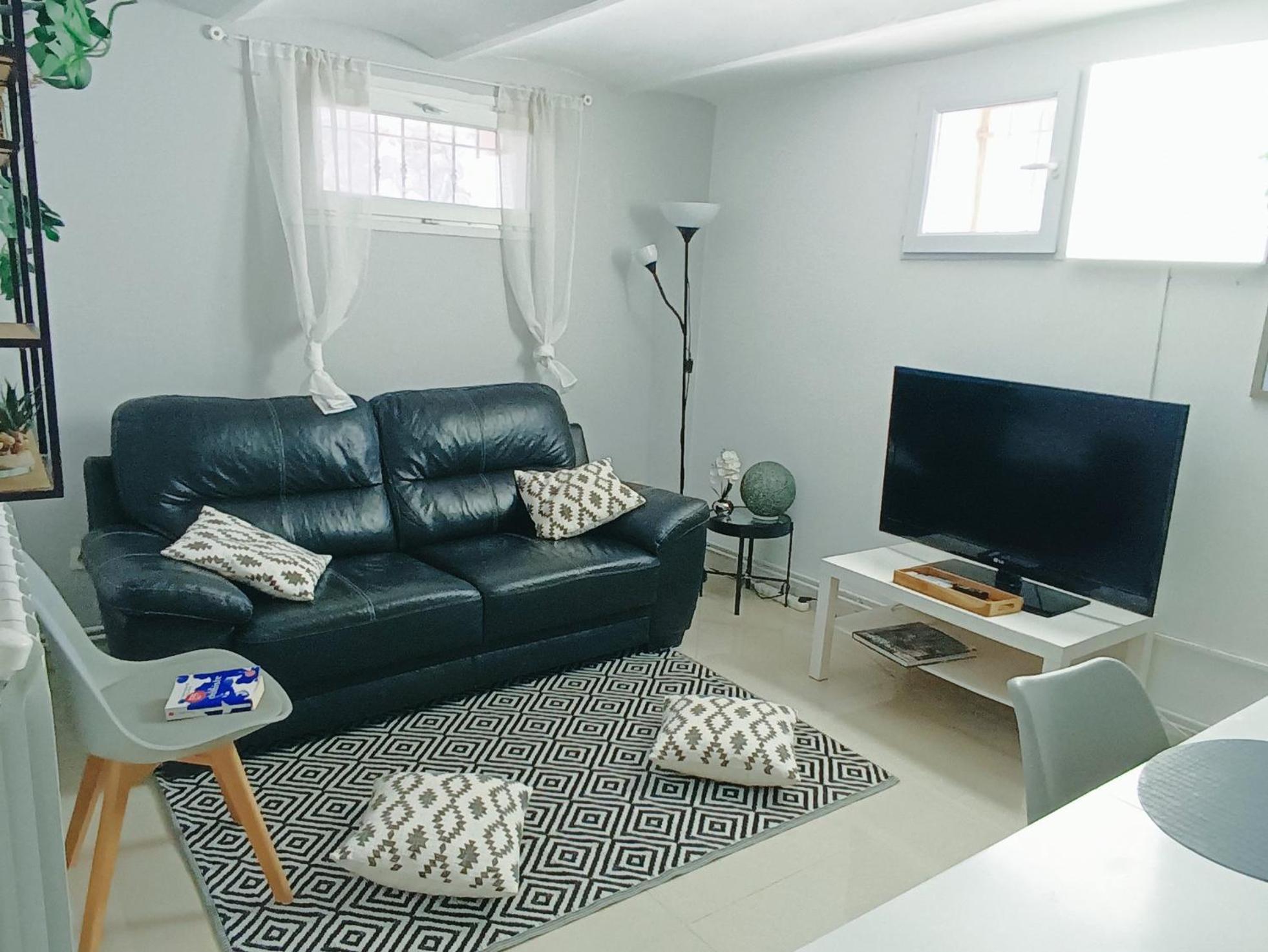 Villa 3 Appartements Entiers Avec Piscine Et Jaccuzi Et Parking 马赛 外观 照片